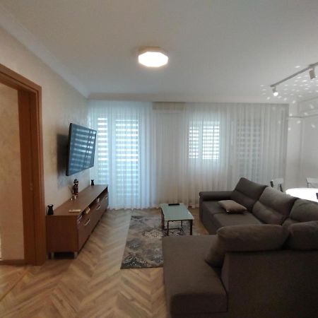 Decebal Premium Confort Craiova Bagian luar foto